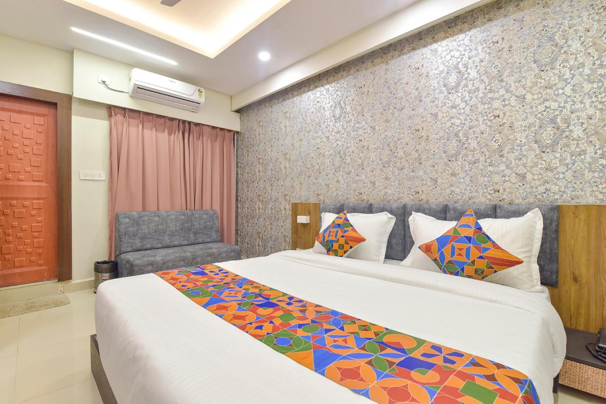 אינדורה Fabhotel The Max Glory מראה חיצוני תמונה